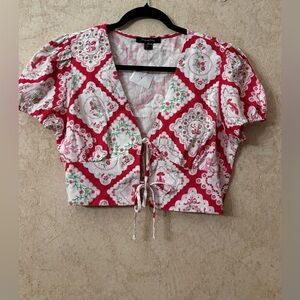 💕Maxx and Riley Festive Red Crop Top(Bust 38”
Length 16”)